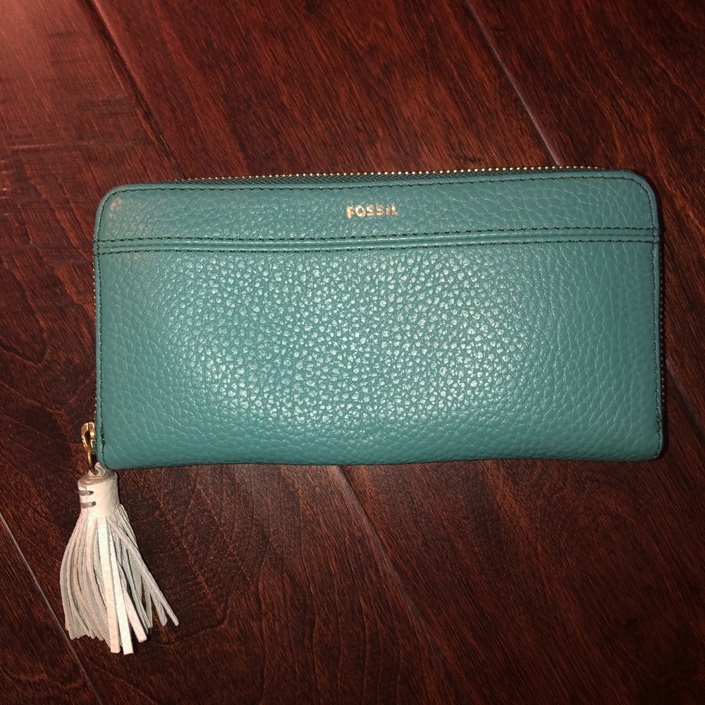 Sea foam fossil wallet